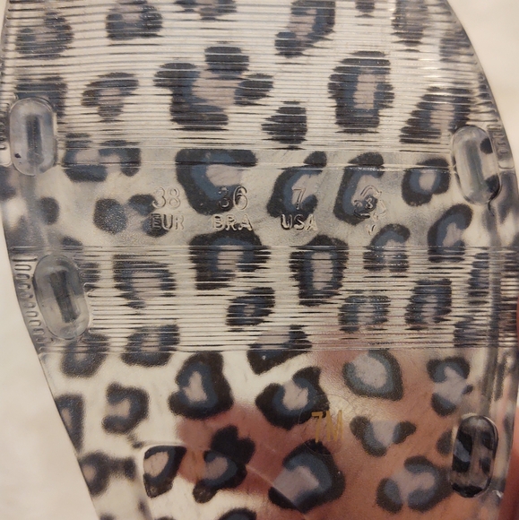 Beach by Matisse Leopard Jelly Slides - Picture 5 of 6